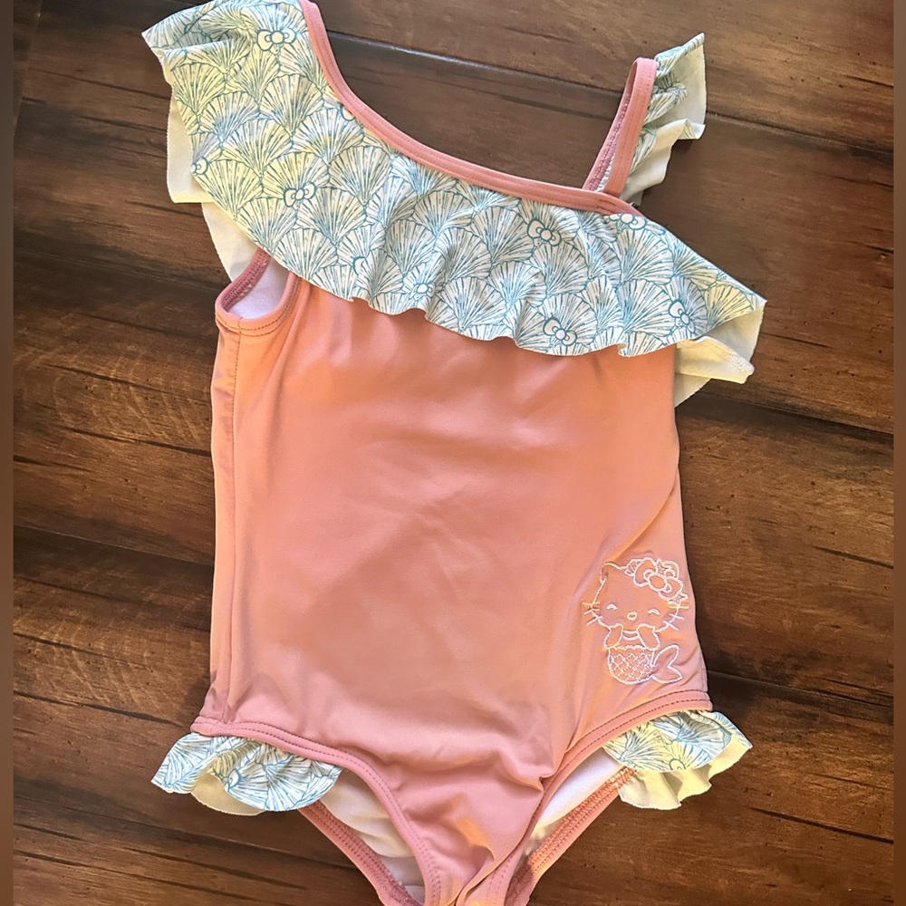 HELLO KITTY x ONEILL SWIMSUIT